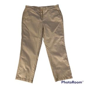 Crown & Ivy The Charlotte Crop 
Light Gray
Size 8